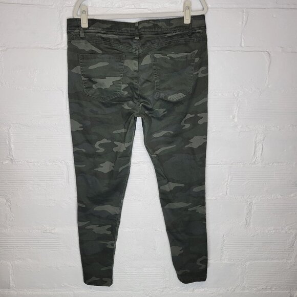 Democracy Camouflage Pants - Picture 2 of 7